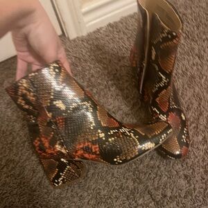 steve madden snake print boots!! size 6.5, like new!